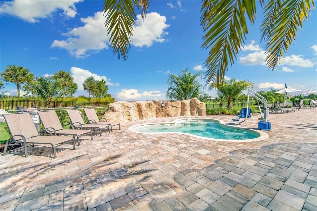 For Rent: $2,500 (2 beds, 2 baths, 1142 Square Feet)