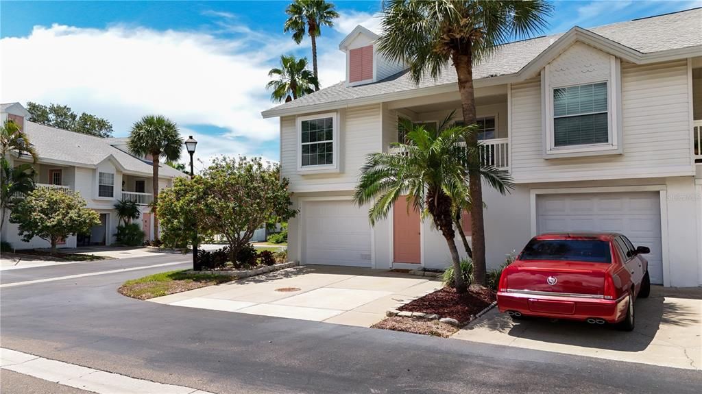 На продажу: $429,900 (2 спален, 2 ванн, 1030 Квадратных фут)