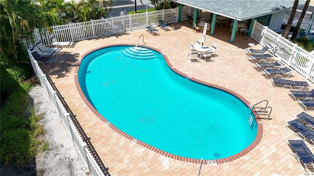На продажу: $429,900 (2 спален, 2 ванн, 1030 Квадратных фут)