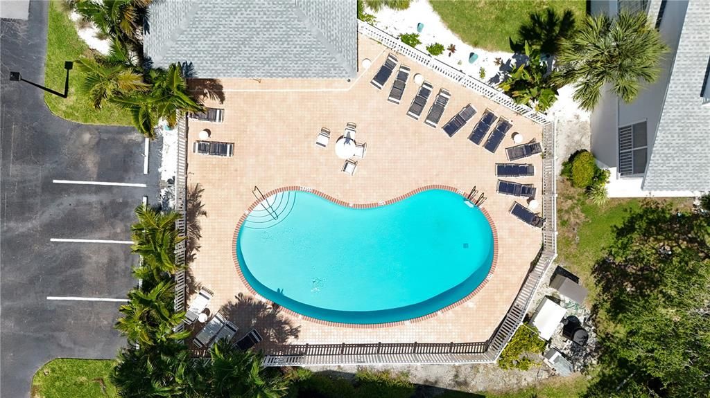 На продажу: $429,900 (2 спален, 2 ванн, 1030 Квадратных фут)