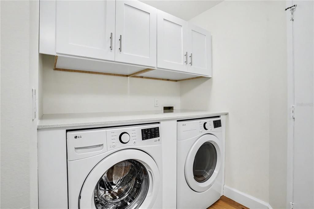 На продажу: $429,900 (2 спален, 2 ванн, 1030 Квадратных фут)