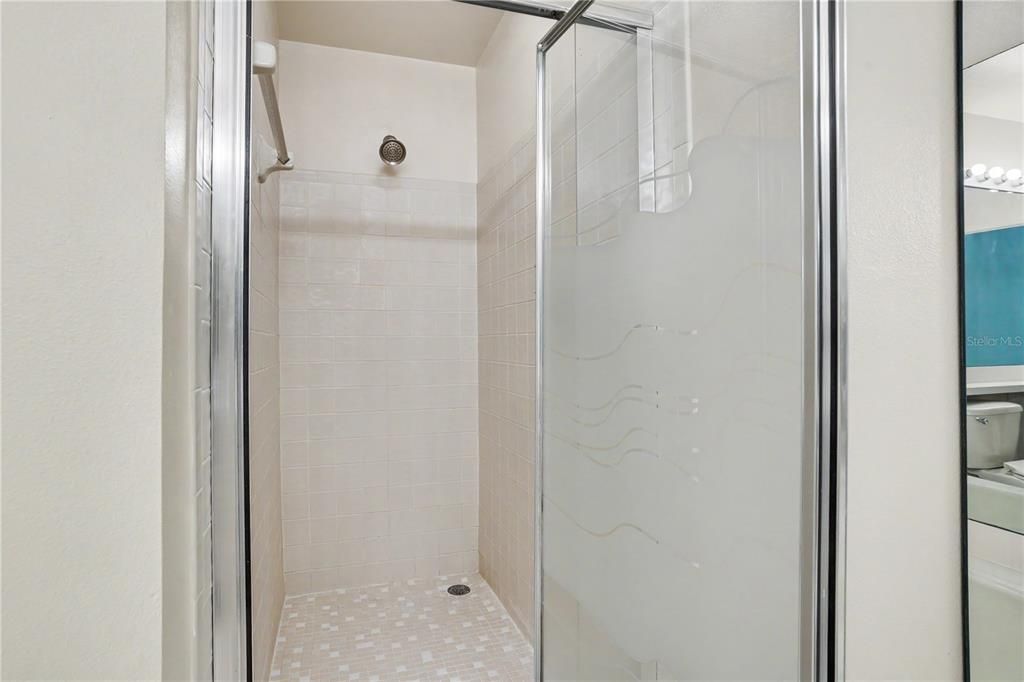 На продажу: $429,900 (2 спален, 2 ванн, 1030 Квадратных фут)