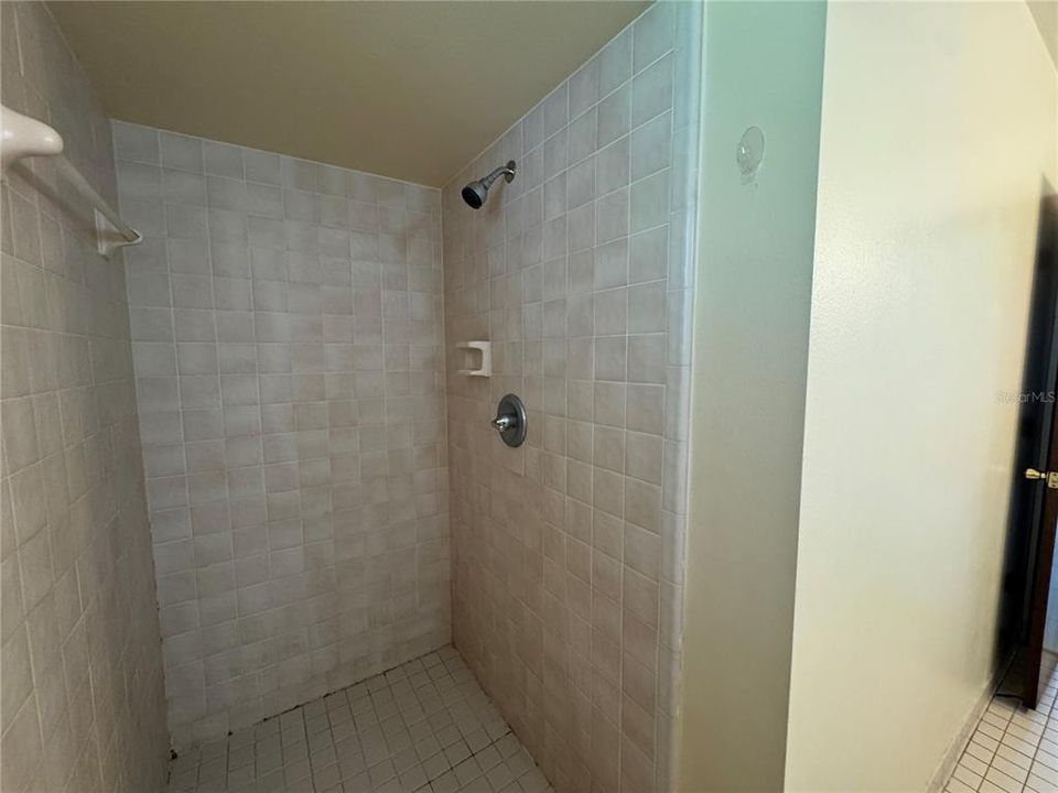 En Venta: $330,000 (4 camas, 3 baños, 1819 Pies cuadrados)