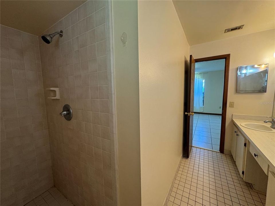 En Venta: $330,000 (4 camas, 3 baños, 1819 Pies cuadrados)