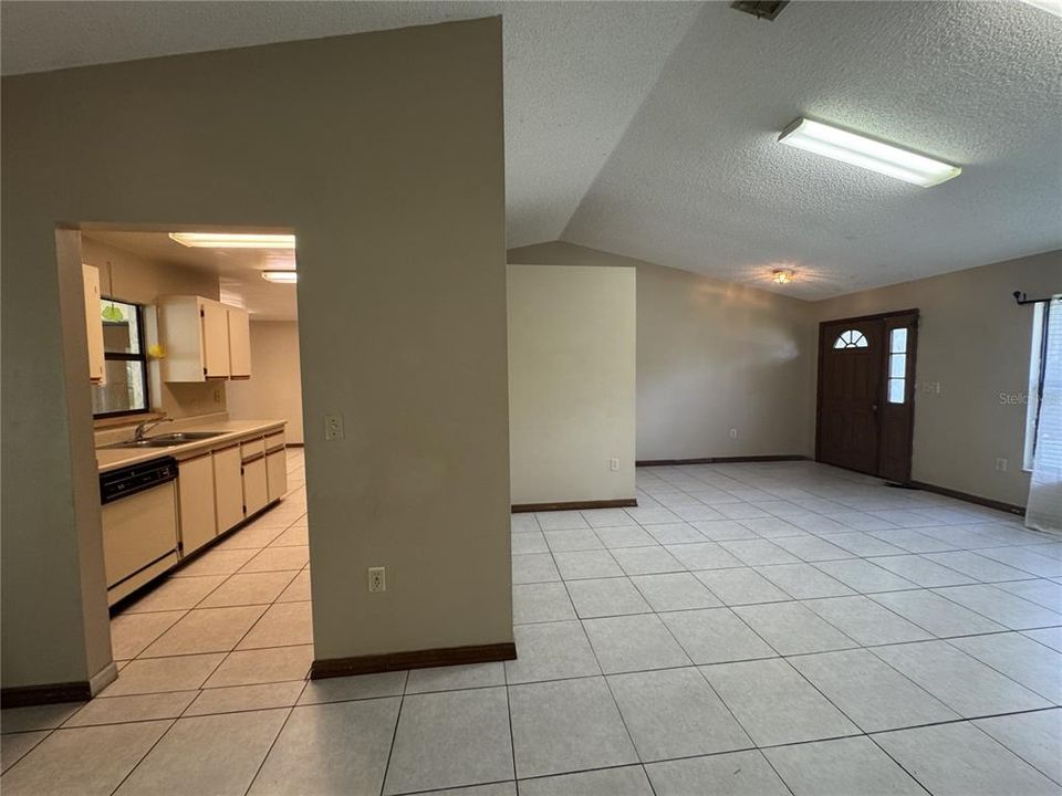 En Venta: $330,000 (4 camas, 3 baños, 1819 Pies cuadrados)