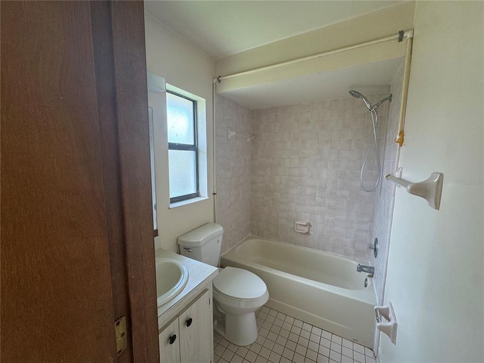 En Venta: $330,000 (4 camas, 3 baños, 1819 Pies cuadrados)