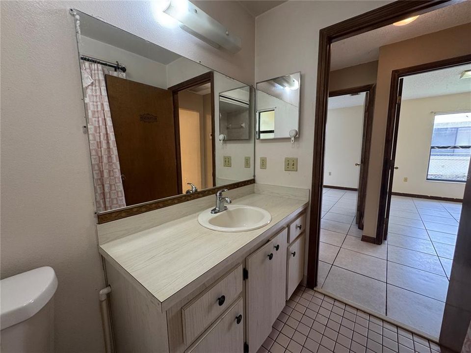 En Venta: $330,000 (4 camas, 3 baños, 1819 Pies cuadrados)
