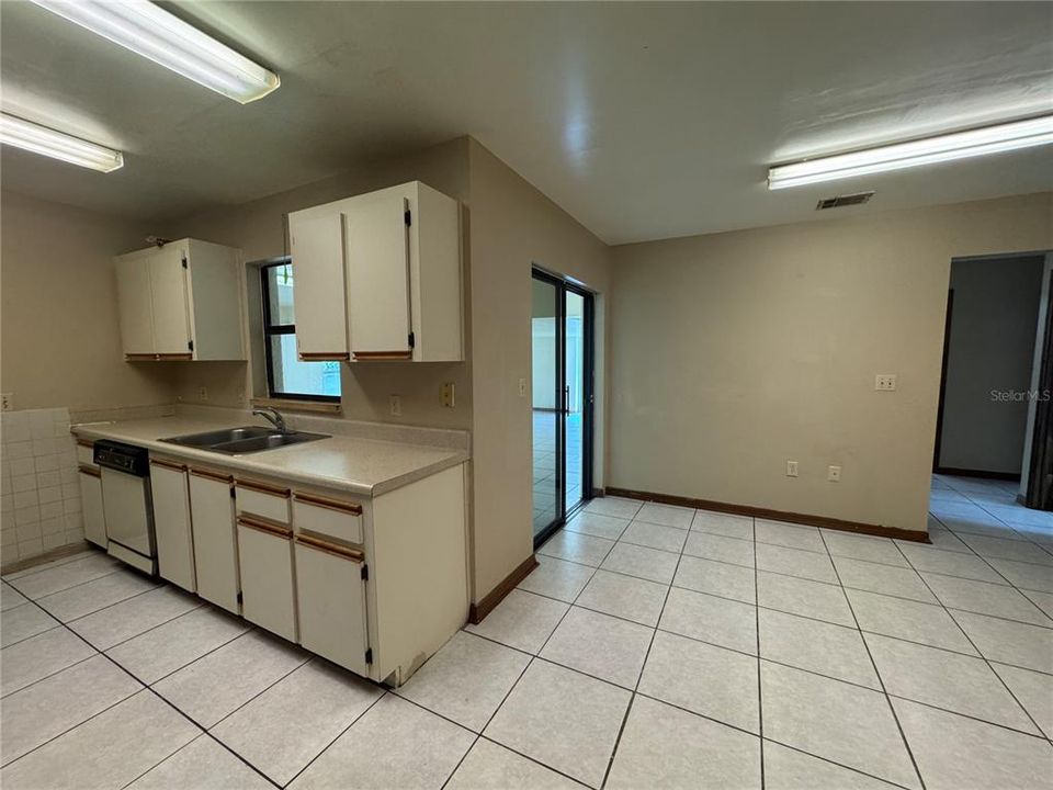 En Venta: $330,000 (4 camas, 3 baños, 1819 Pies cuadrados)