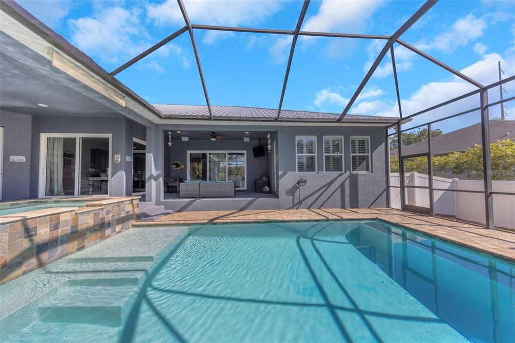 En Venta: $949,000 (4 camas, 3 baños, 3010 Pies cuadrados)