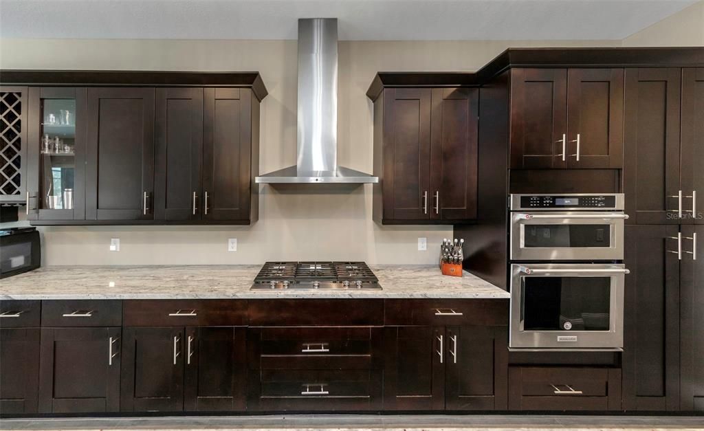 En Venta: $949,000 (4 camas, 3 baños, 3010 Pies cuadrados)