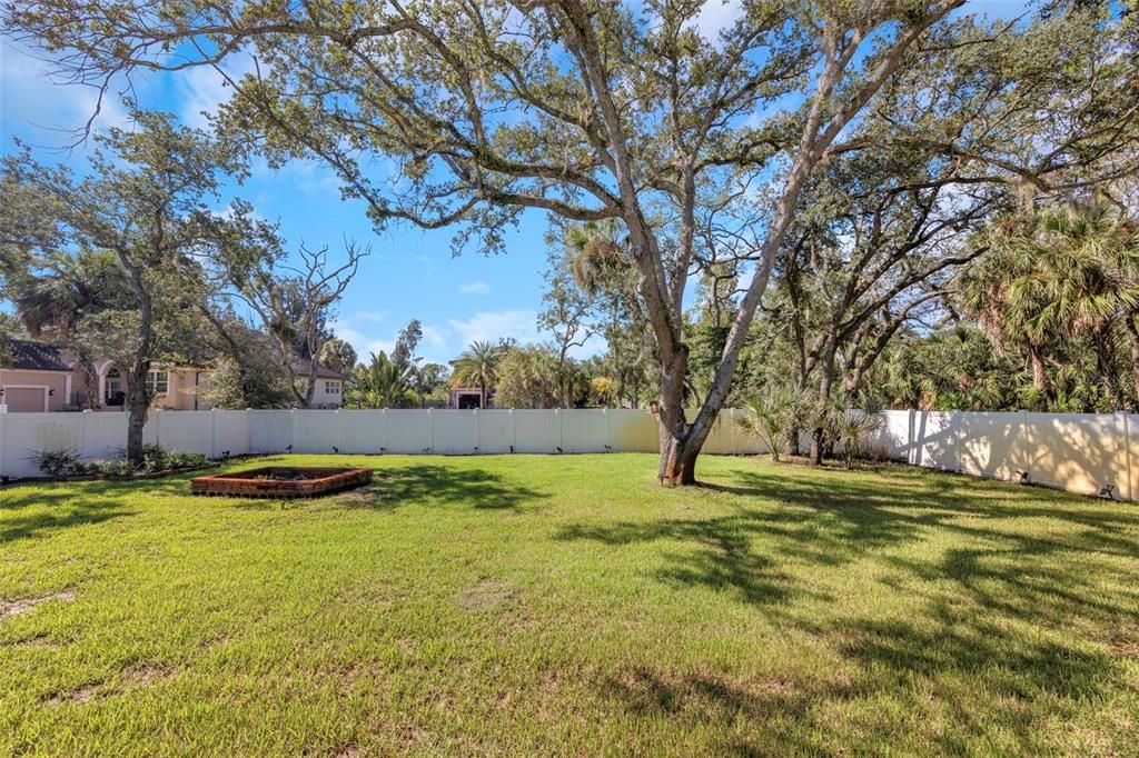 En Venta: $949,000 (4 camas, 3 baños, 3010 Pies cuadrados)