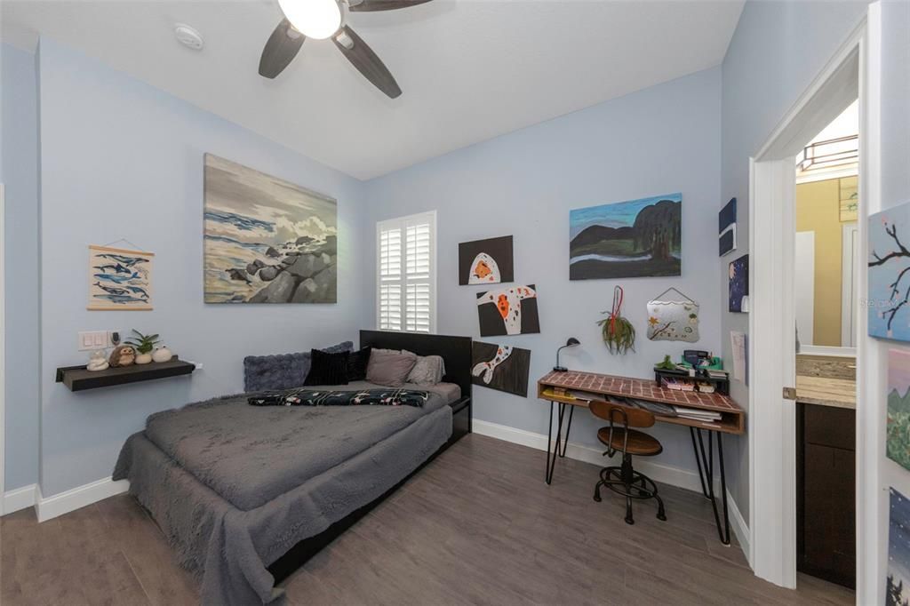 En Venta: $949,000 (4 camas, 3 baños, 3010 Pies cuadrados)