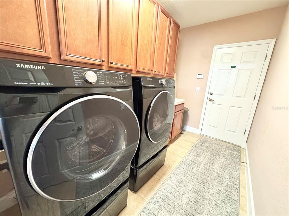 В аренду: $5,000 (4 спален, 4 ванн, 3983 Квадратных фут)