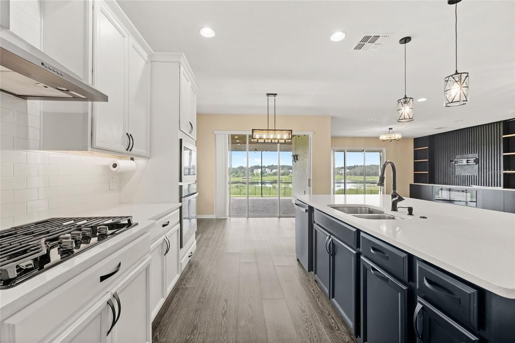 For Sale: $849,900 (4 beds, 3 baths, 2528 Square Feet)