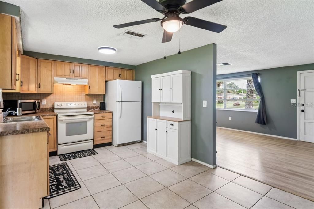En Venta: $185,000 (2 camas, 1 baños, 798 Pies cuadrados)
