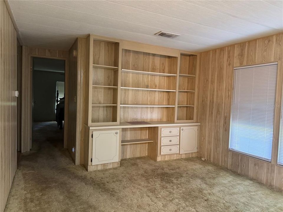 For Sale: $125,000 (2 beds, 2 baths, 1288 Square Feet)