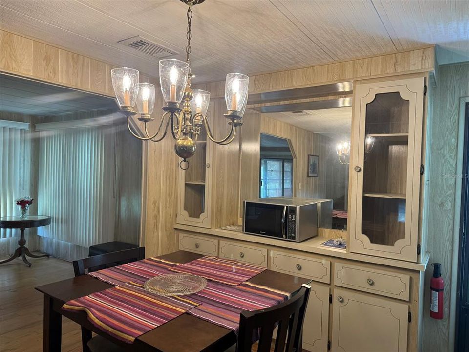 For Sale: $125,000 (2 beds, 2 baths, 1288 Square Feet)