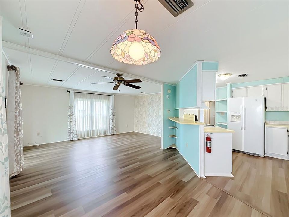 На продажу: $154,900 (2 спален, 2 ванн, 960 Квадратных фут)