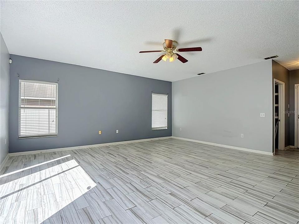 For Sale: $335,000 (4 beds, 2 baths, 2847 Square Feet)