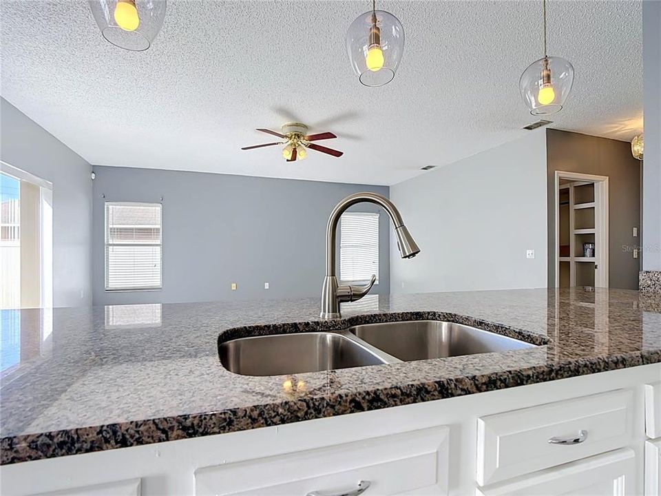 For Sale: $335,000 (4 beds, 2 baths, 2847 Square Feet)