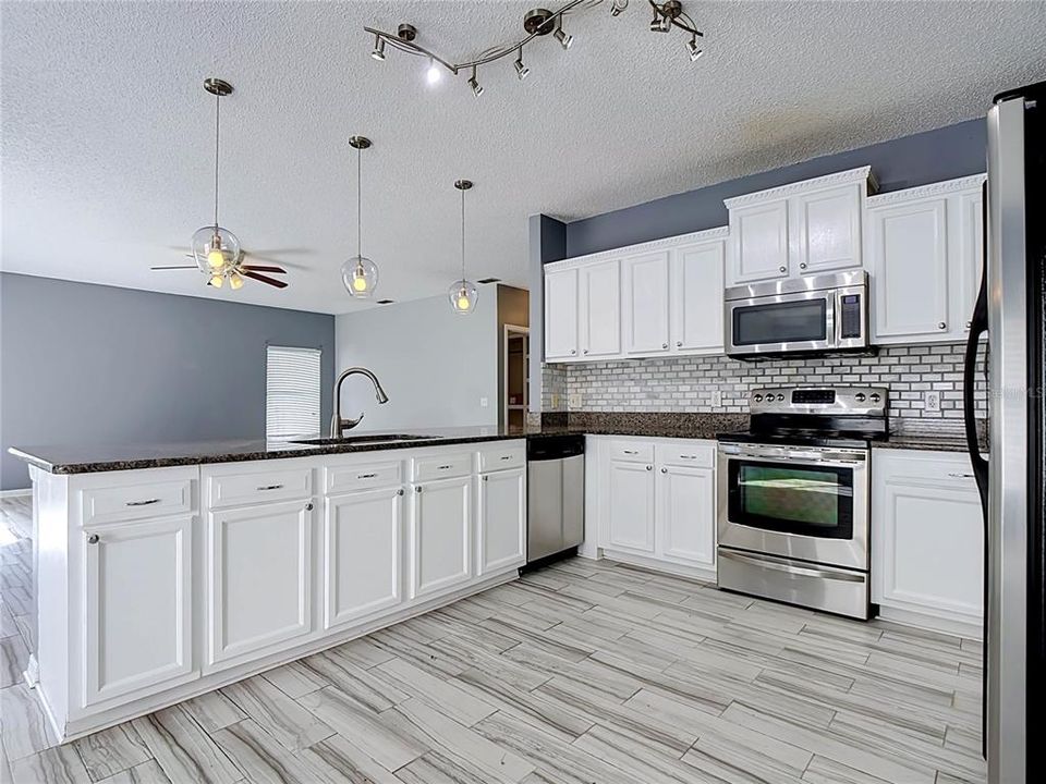 For Sale: $335,000 (4 beds, 2 baths, 2847 Square Feet)