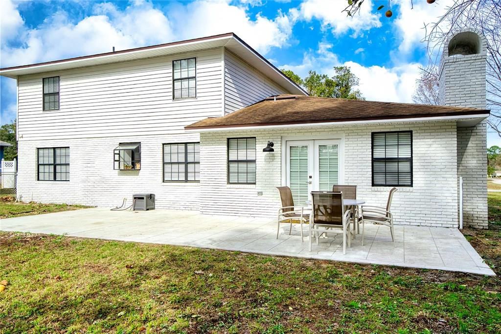 En Venta: $575,000 (5 camas, 3 baños, 1872 Pies cuadrados)