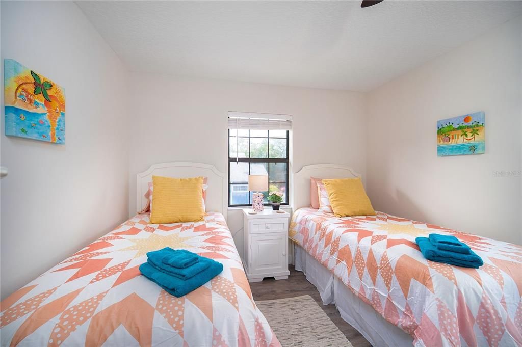 En Venta: $575,000 (5 camas, 3 baños, 1872 Pies cuadrados)