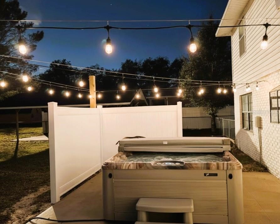 En Venta: $575,000 (5 camas, 3 baños, 1872 Pies cuadrados)