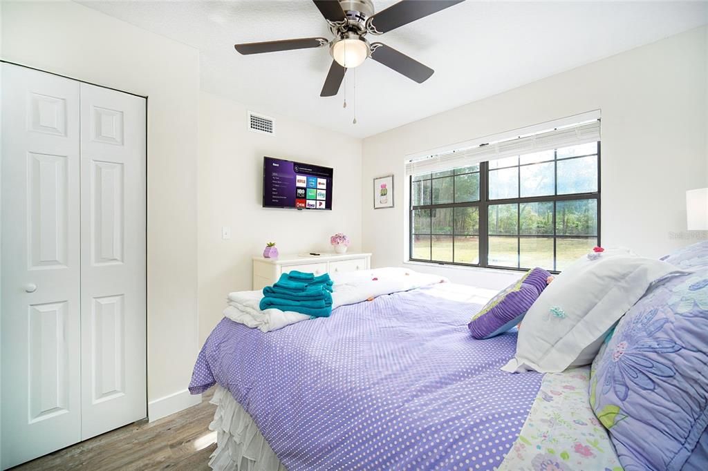 En Venta: $575,000 (5 camas, 3 baños, 1872 Pies cuadrados)