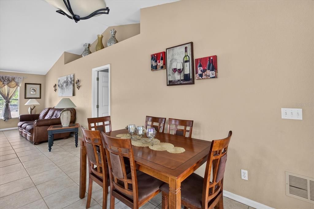 En Venta: $348,000 (3 camas, 2 baños, 1475 Pies cuadrados)