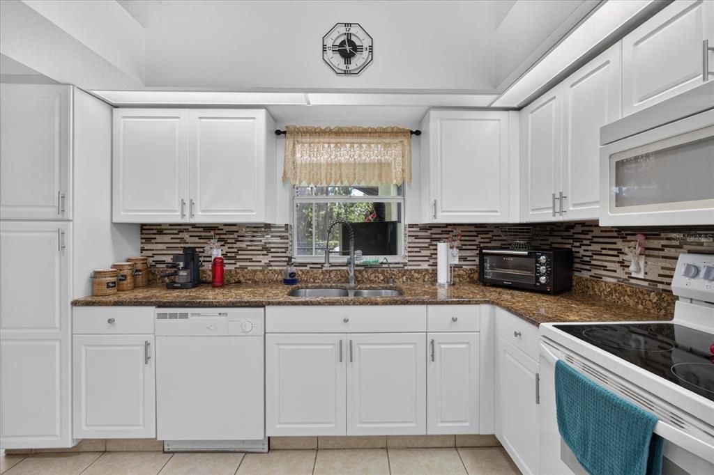 En Venta: $348,000 (3 camas, 2 baños, 1475 Pies cuadrados)