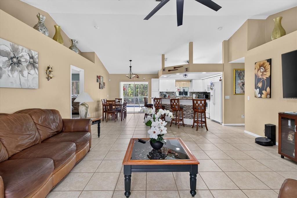 En Venta: $348,000 (3 camas, 2 baños, 1475 Pies cuadrados)
