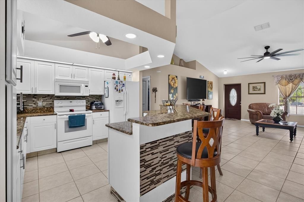 En Venta: $348,000 (3 camas, 2 baños, 1475 Pies cuadrados)