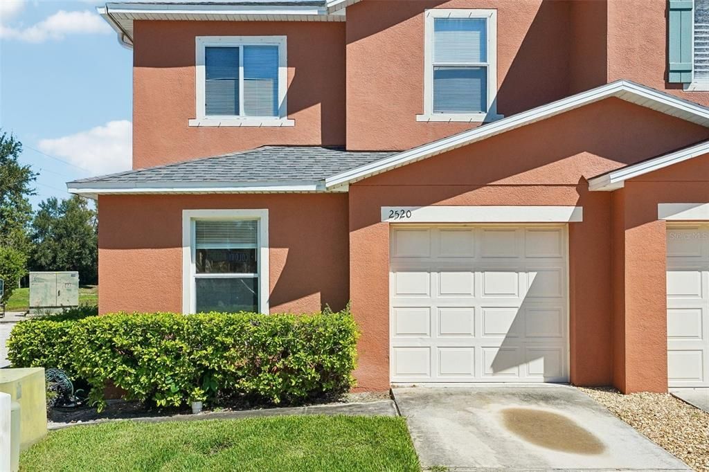 En Venta: $354,999 (4 camas, 3 baños, 1606 Pies cuadrados)