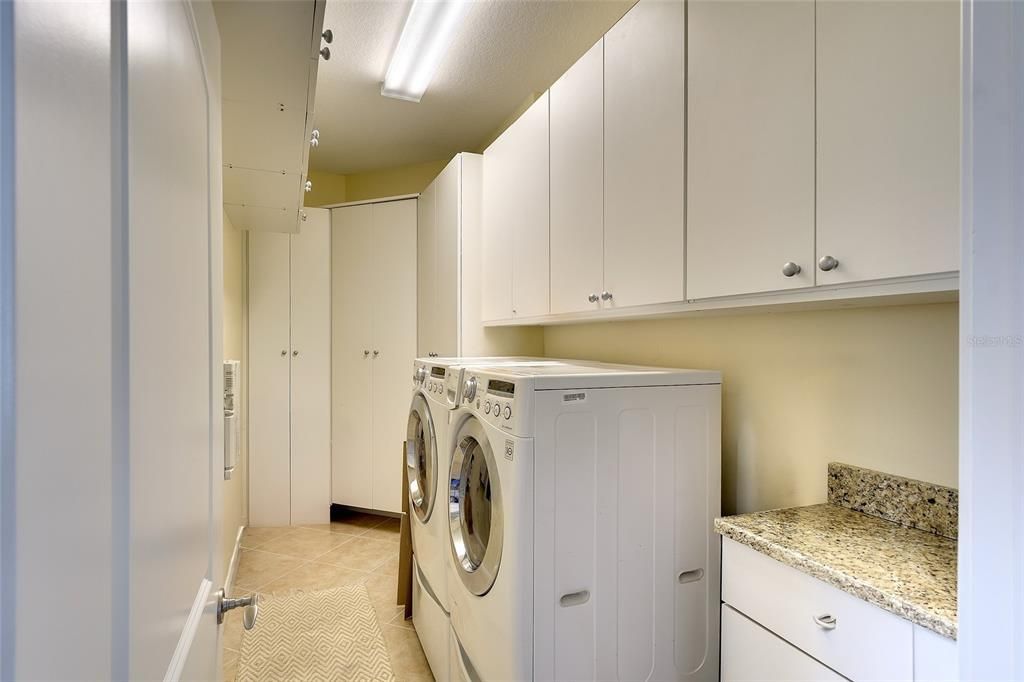 For Sale: $475,000 (3 beds, 2 baths, 2115 Square Feet)