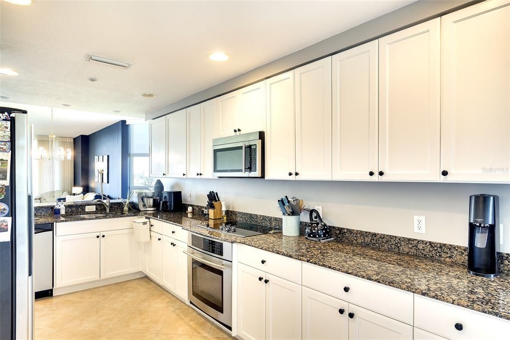 For Sale: $475,000 (3 beds, 2 baths, 2115 Square Feet)