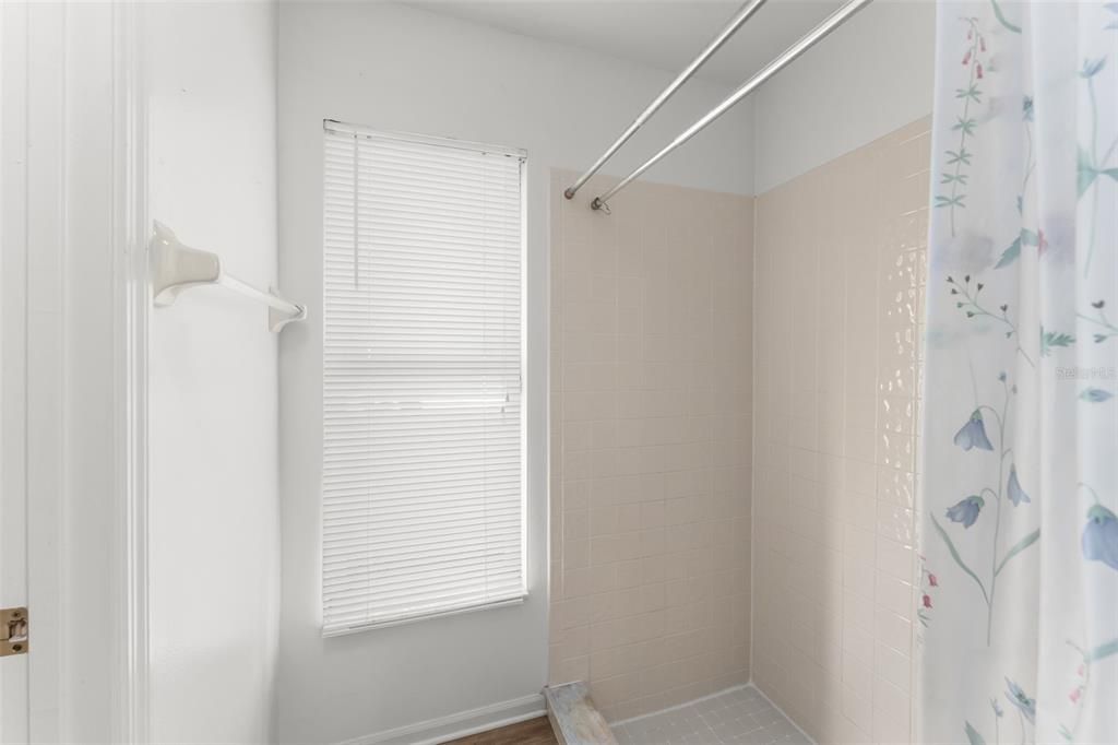 For Sale: $349,000 (3 beds, 2 baths, 1581 Square Feet)