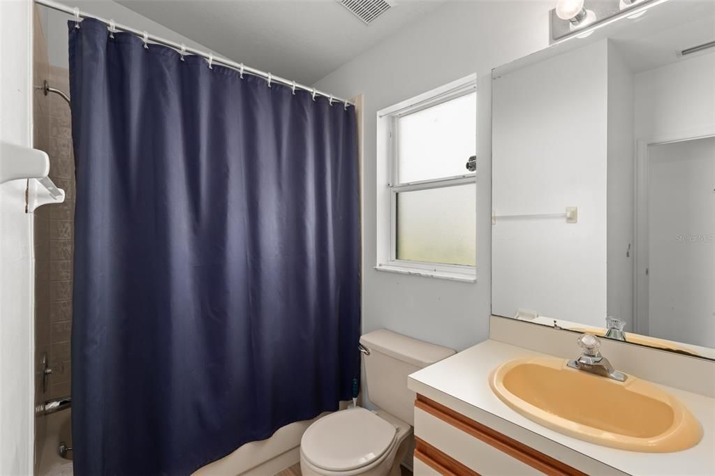 For Sale: $349,000 (3 beds, 2 baths, 1581 Square Feet)
