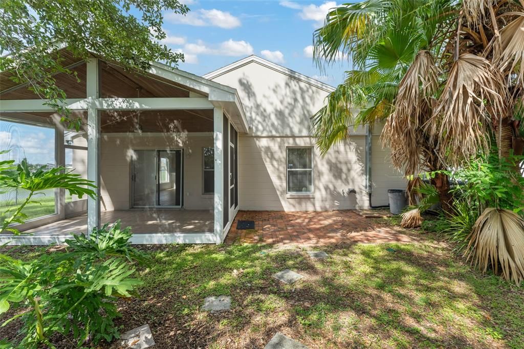 For Sale: $349,000 (3 beds, 2 baths, 1581 Square Feet)