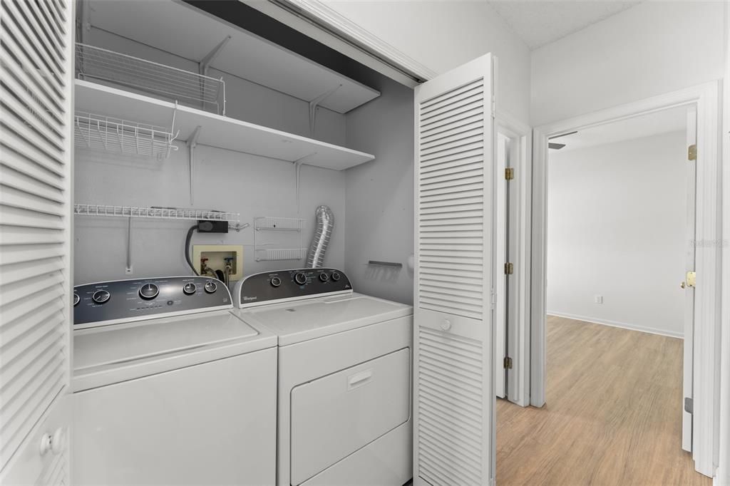 For Sale: $349,000 (3 beds, 2 baths, 1581 Square Feet)