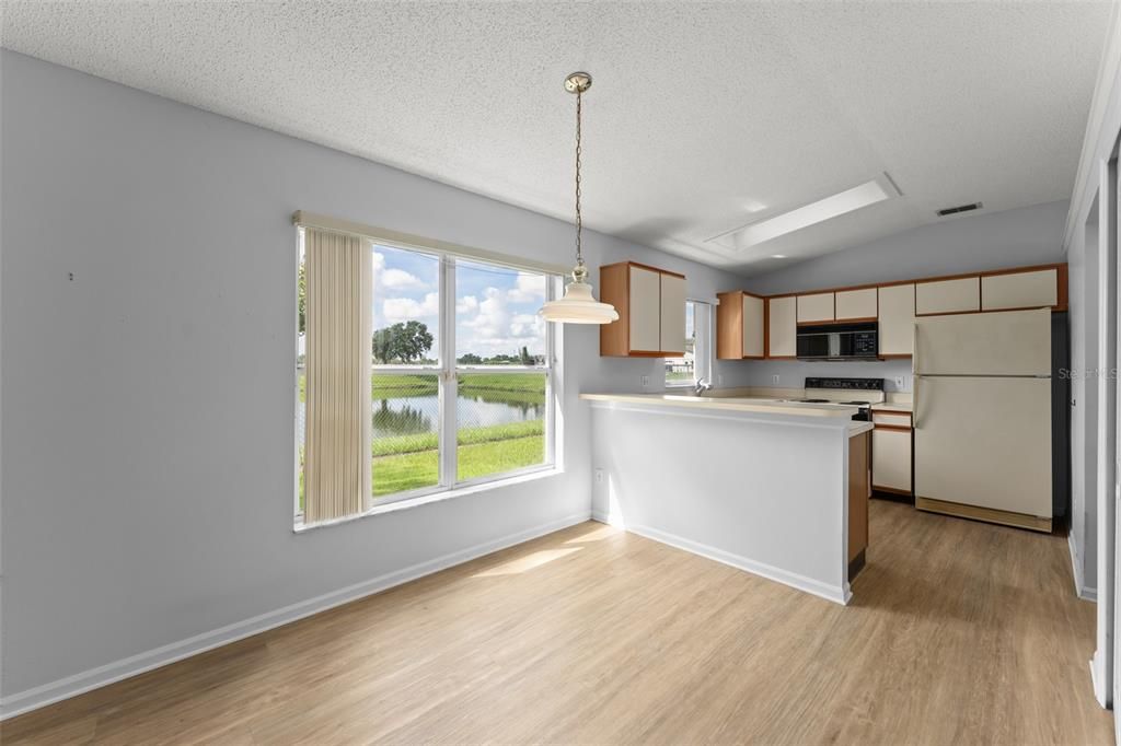 For Sale: $349,000 (3 beds, 2 baths, 1581 Square Feet)