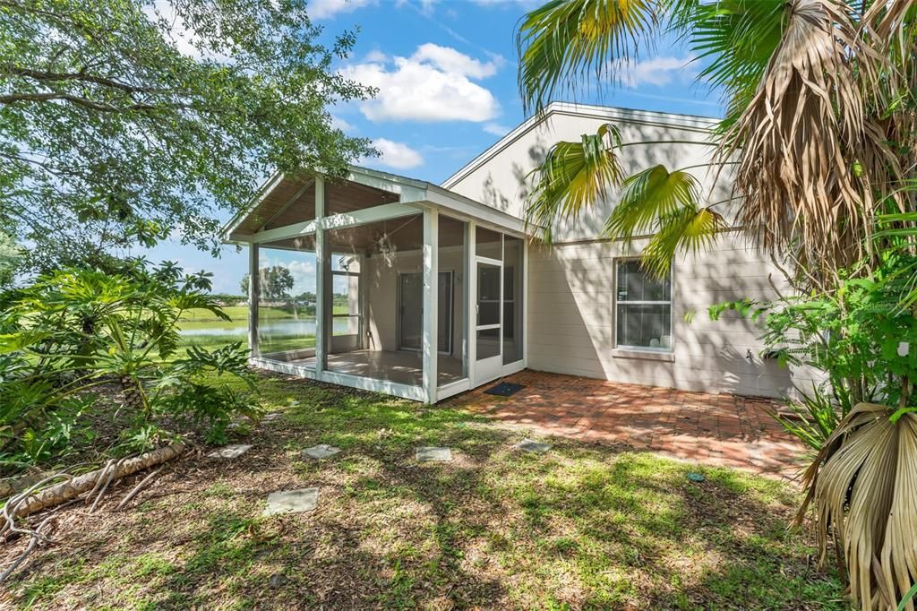 For Sale: $349,000 (3 beds, 2 baths, 1581 Square Feet)