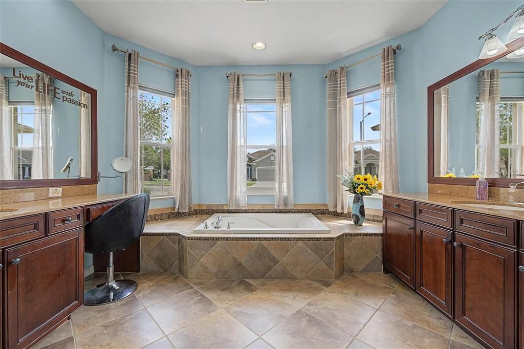 For Sale: $435,000 (4 beds, 3 baths, 2396 Square Feet)