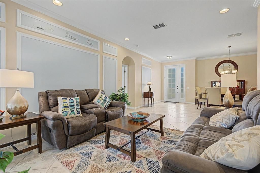 For Sale: $435,000 (4 beds, 3 baths, 2396 Square Feet)