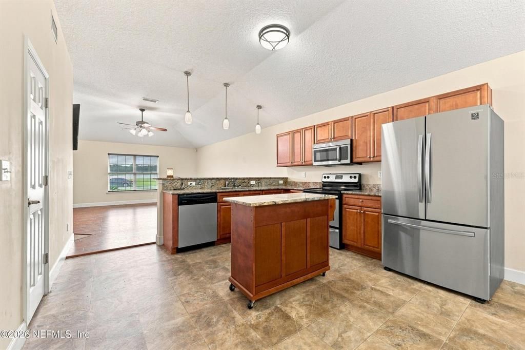 For Sale: $485,000 (3 beds, 2 baths, 1816 Square Feet)