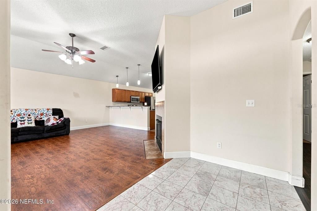 For Sale: $485,000 (3 beds, 2 baths, 1816 Square Feet)