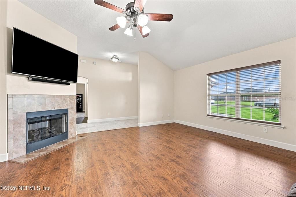 For Sale: $485,000 (3 beds, 2 baths, 1816 Square Feet)