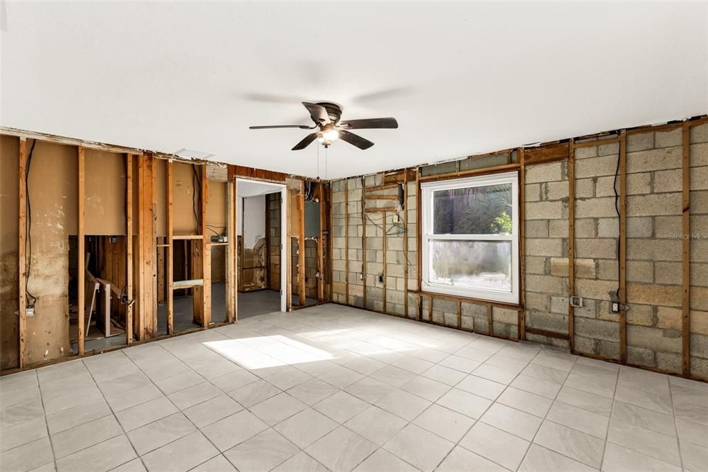 For Sale: $479,000 (3 beds, 2 baths, 1399 Square Feet)