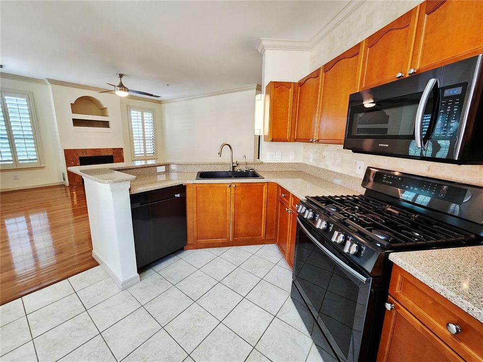 En Venta: $239,500 (2 camas, 2 baños, 1368 Pies cuadrados)