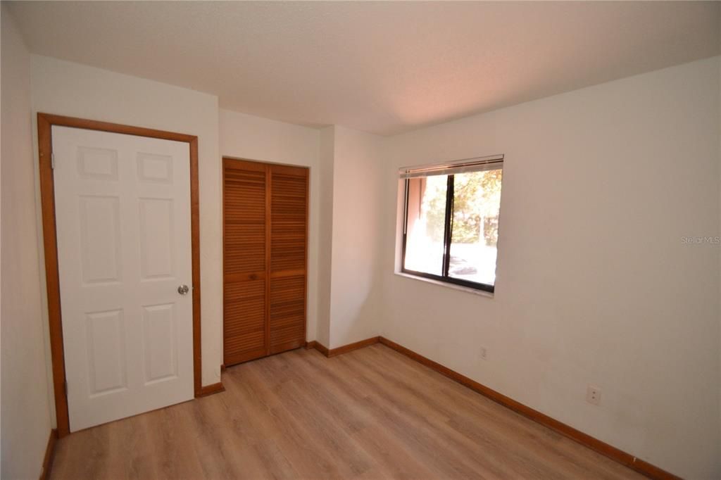 На продажу: $149,900 (2 спален, 2 ванн, 950 Квадратных фут)